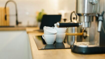 Liten kaffeplass hjemme: en enkel krok som gir roligere pauser