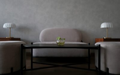 Minimalistisk interiør i hverdagen: slik rydder du ned uten at hjemmet føles tomt