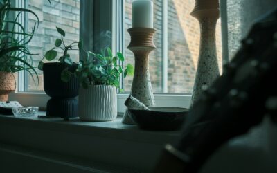 Små flater, stor effekt: slik pynter du vinduskarmen uten at det ser rotete ut