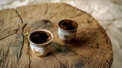 Porselen og kaffe: slik velger du kopper som gjør kaffen bedre