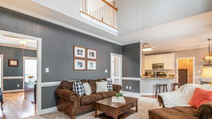 Teppet som rombygger: slik bruker du tepper til å definere soner og stil i boligen